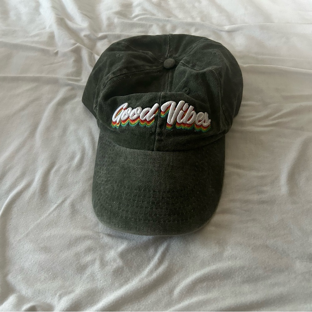 “Good Vibes” Jean, dad baseball cap